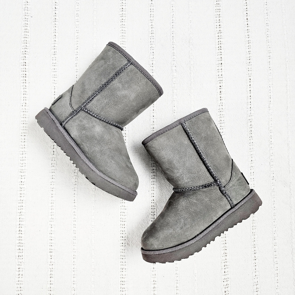 UGG Kid's Classic Weather Short Boots Leather Wool Winter Pull On Unisex Grey 9
